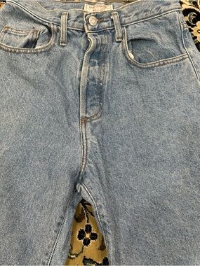 Vintage Women’s Size 0 Guess Light Blue Denim Jeans with White Label 100 Cotton